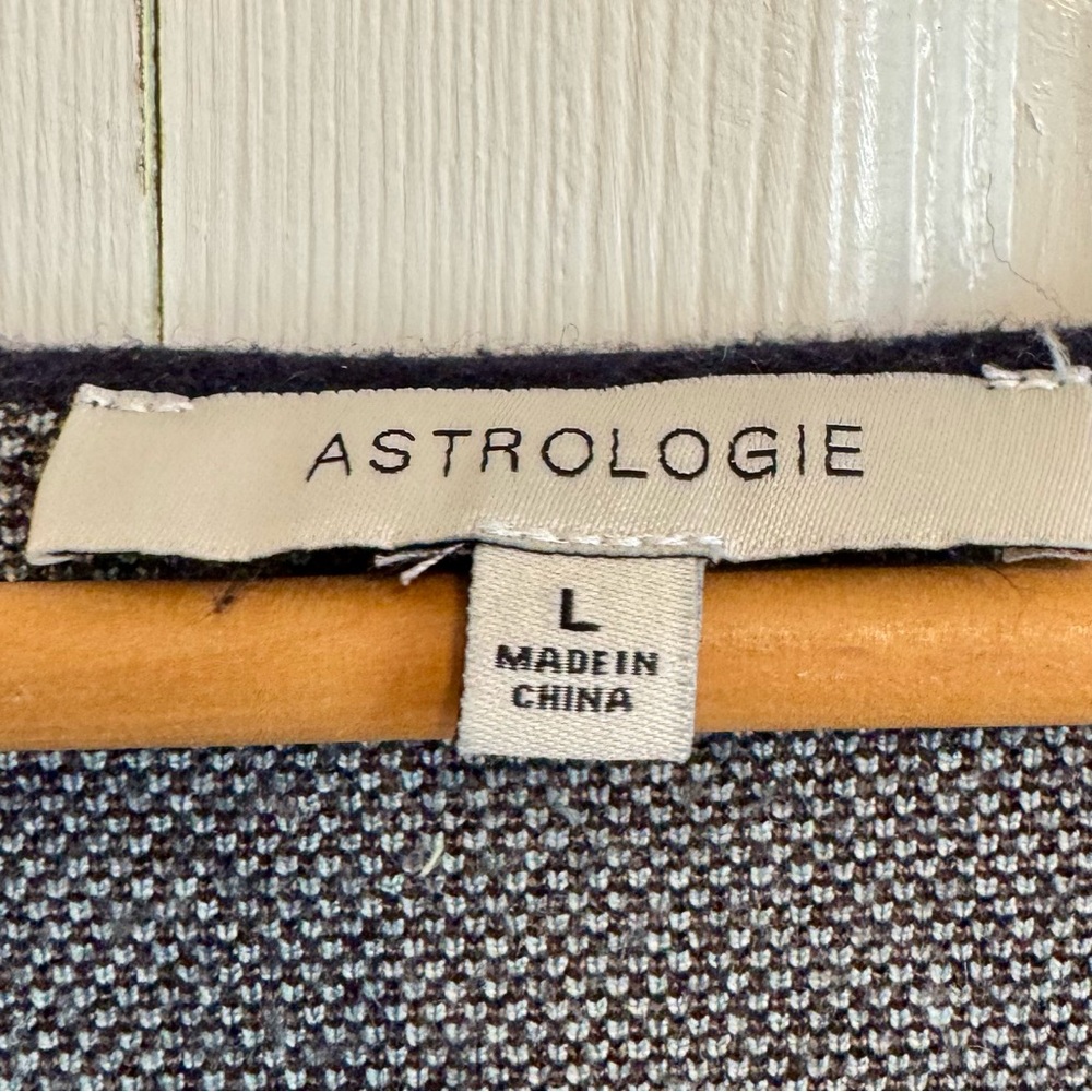 Astrologie Navy Cat Intarsia Sweater - Size L - Picture 8 of 9